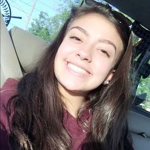 Meet your Posher, Ines